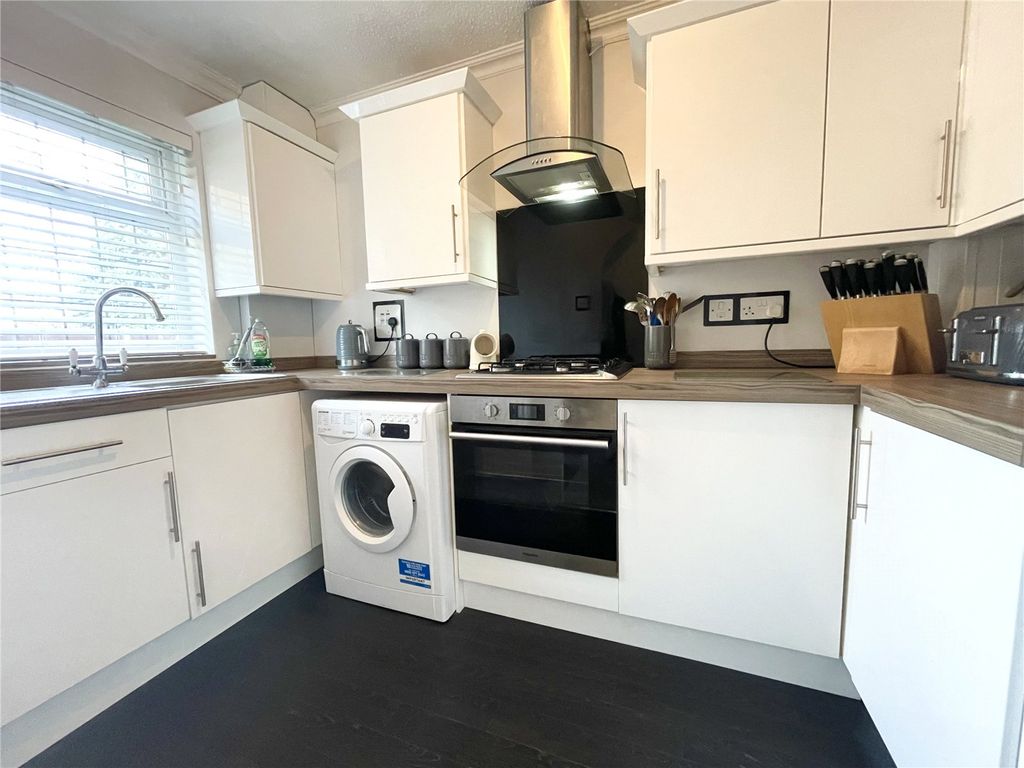 Property photo 3 of 16 Picture No. 13