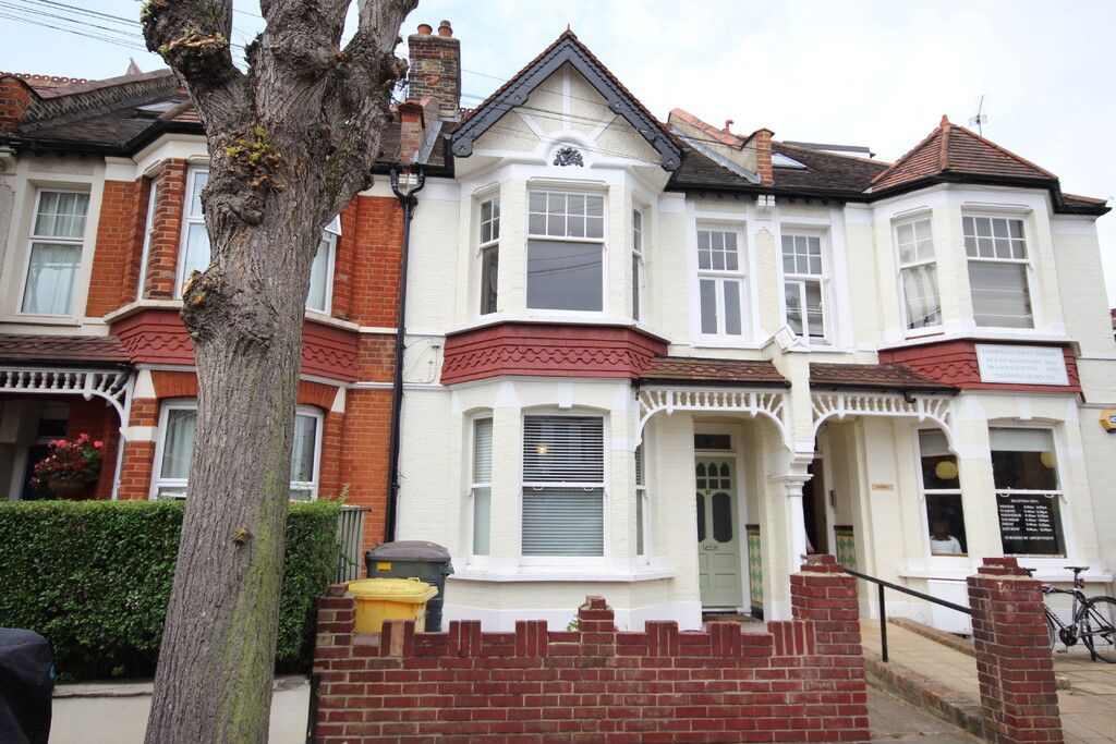 Property photo 1 of 7 Elborough St 83.Jpg