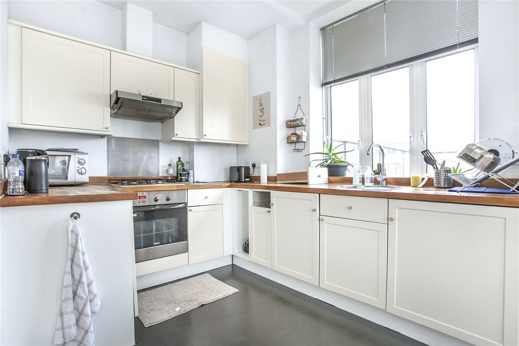 Property photo 2 of 13 Picture No. 02