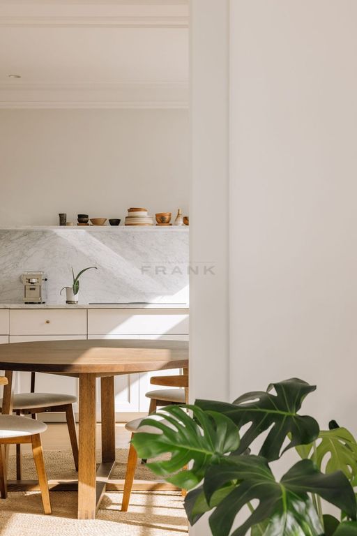 Property photo 3 of 28