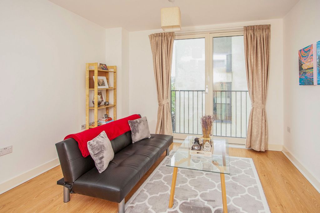 Property photo 3 of 9 3