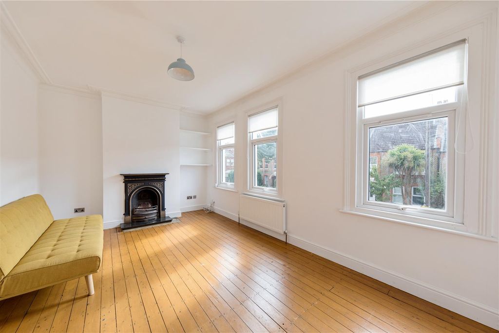 Property photo 2 of 23 Harris Street, E17
