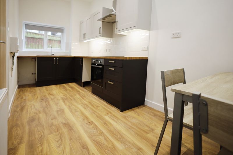 Property photo 3 of 7 Photo 10