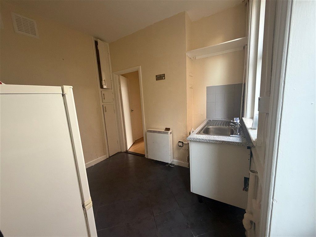 Property photo 2 of 5 Kitchen