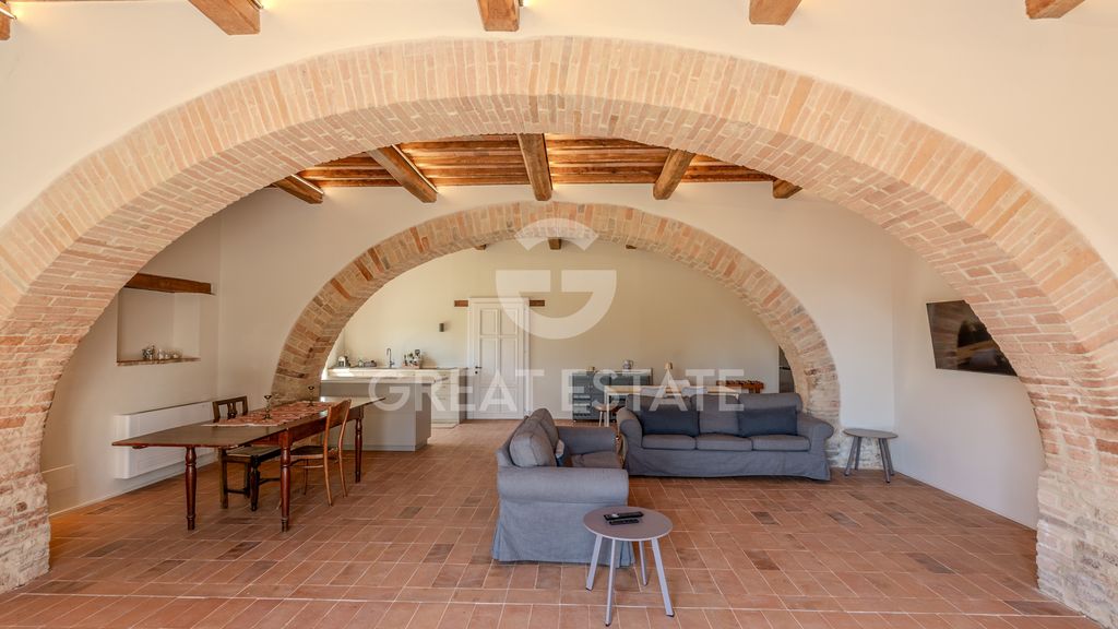 Property photo 2 of 72 Interiors