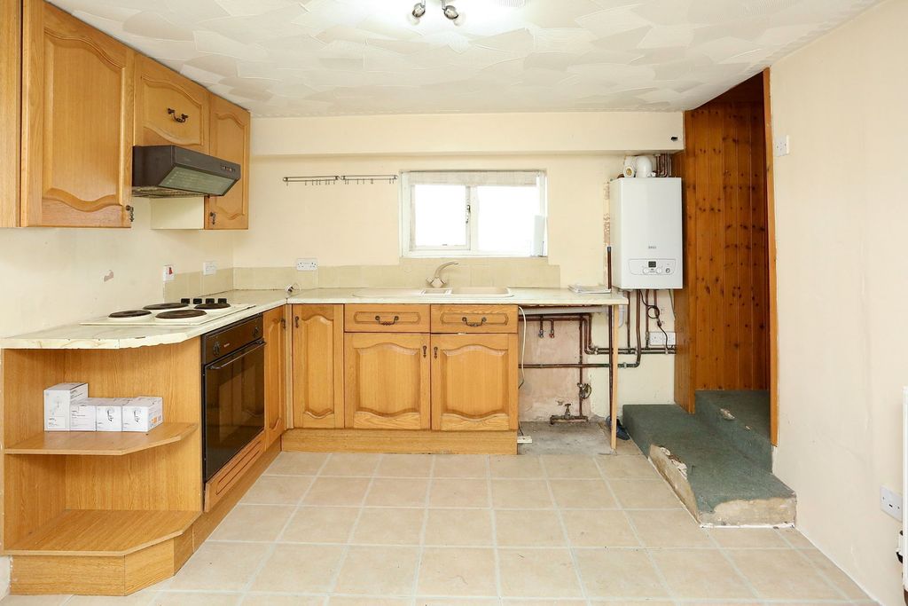 Property photo 3 of 11