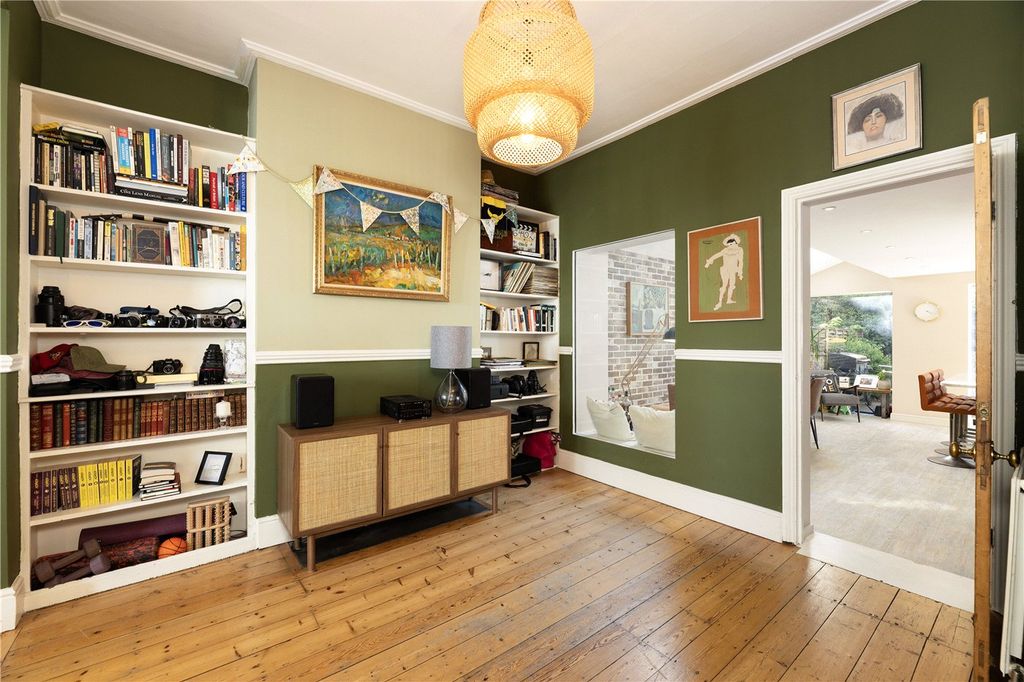 Property photo 3 of 10 Picture No. 02