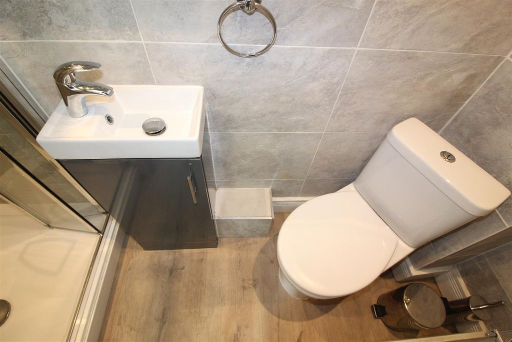 Property photo 1 of 3