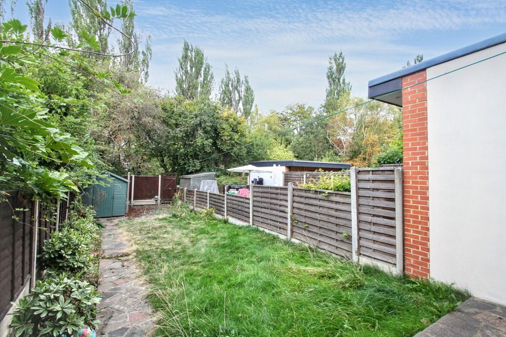Property photo 2 of 21