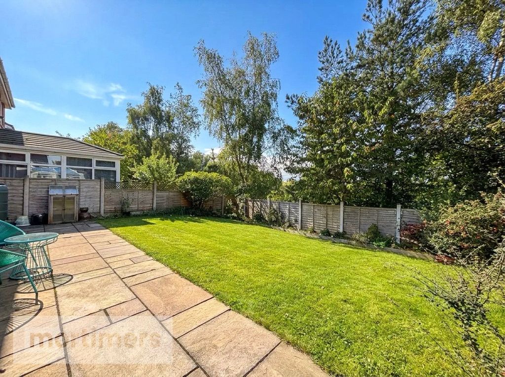 Property photo 3 of 25 Garden