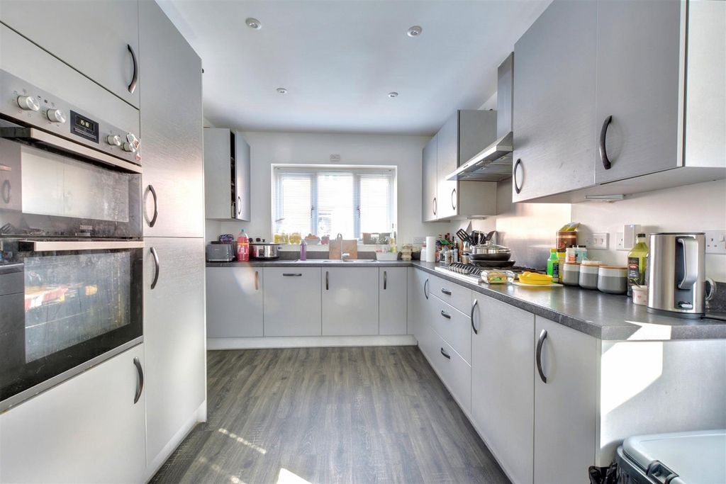 Property photo 3 of 14 Kitchen_1.Jpeg