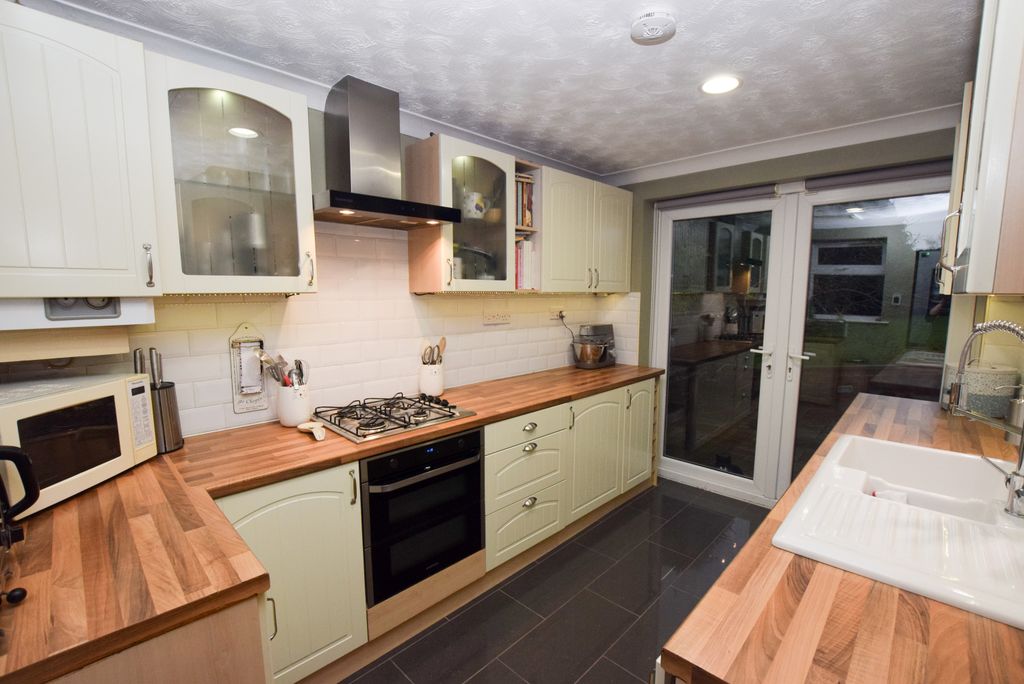 Property photo 3 of 21