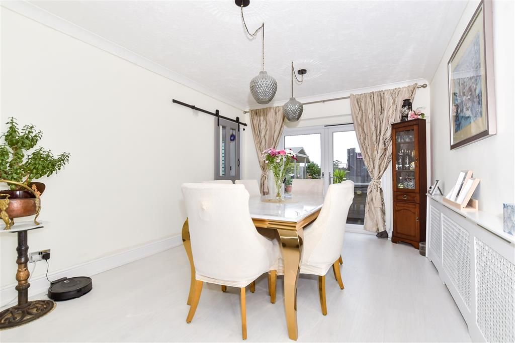 Property photo 3 of 10 Dining Area