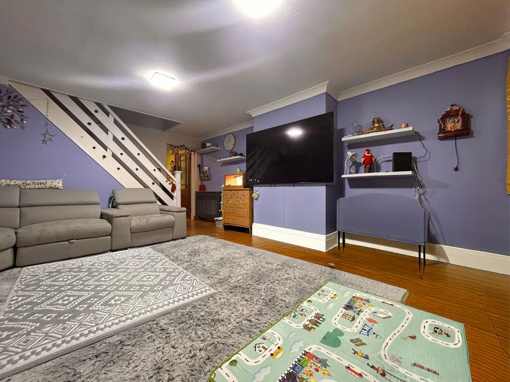 Property photo 2 of 12 Image