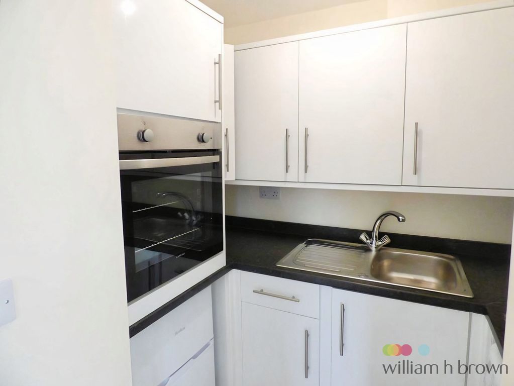 Property photo 2 of 5 Kitchen