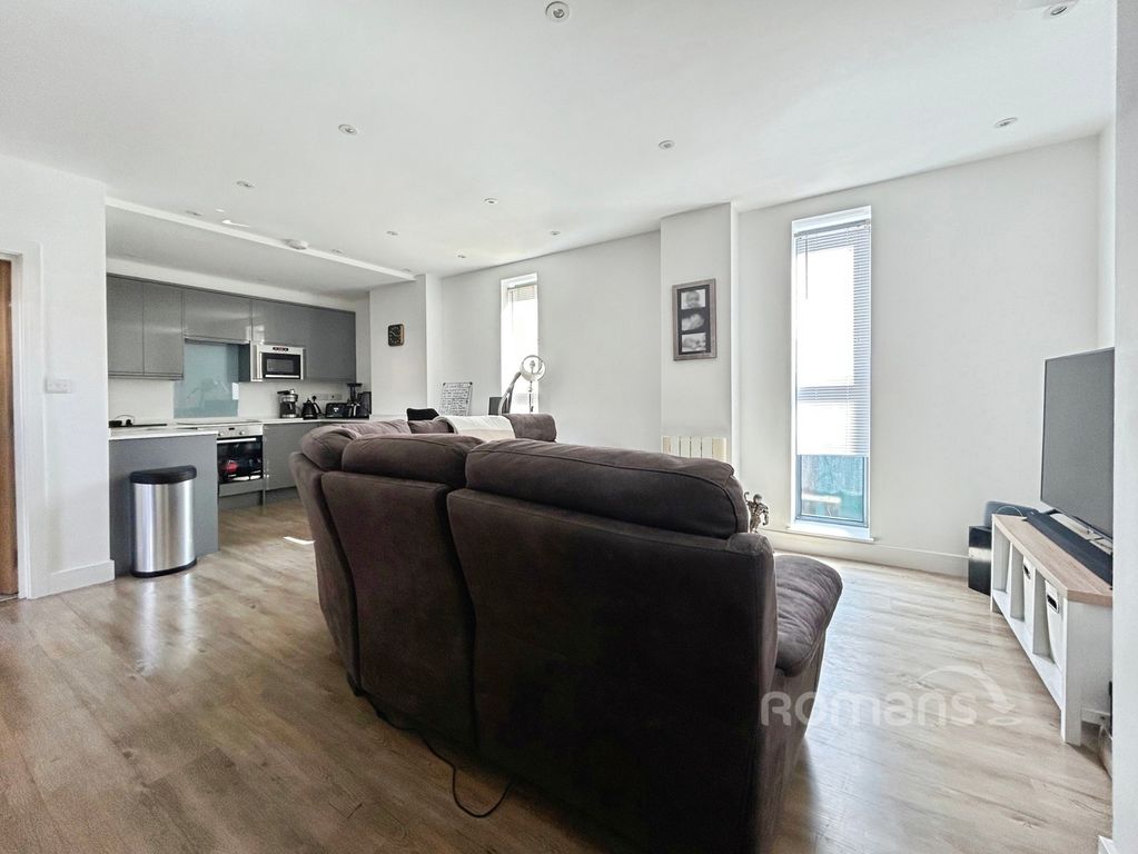 Property photo 2 of 11 Pbox-Img.Jpg
