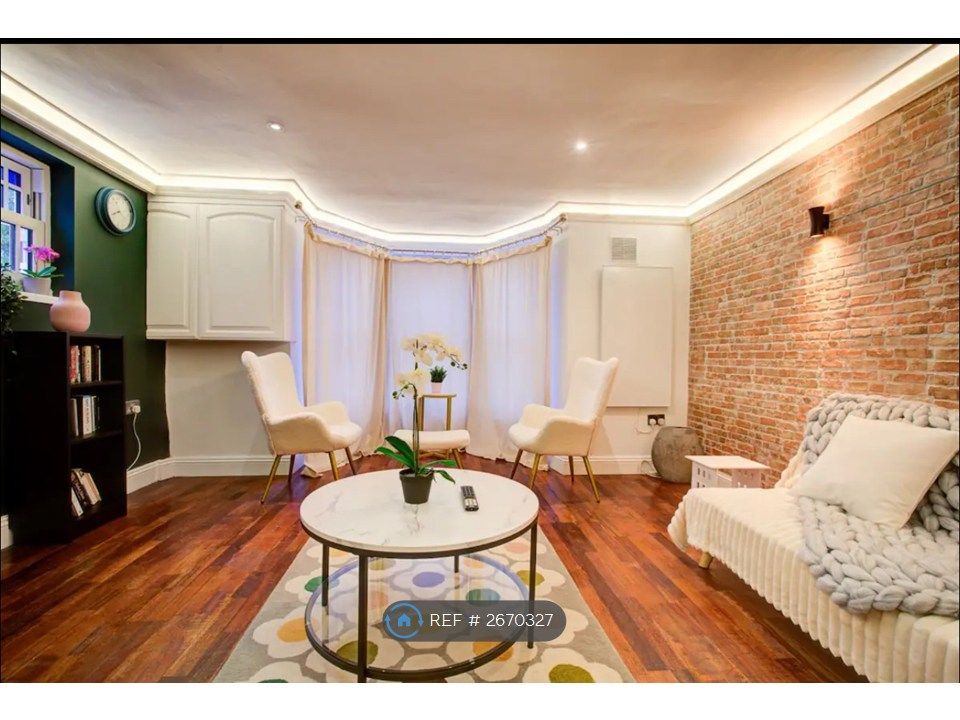 Property photo 1 of 14 Living Room