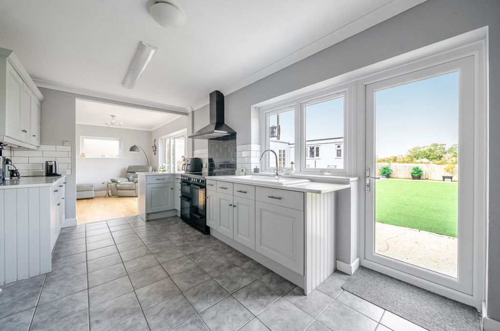 Property photo 3 of 22 1361087-19-68Dd87...