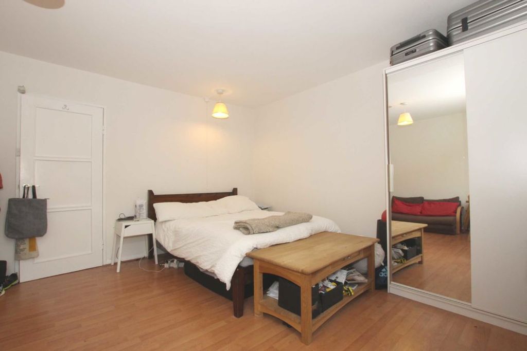 Property photo 3 of 4