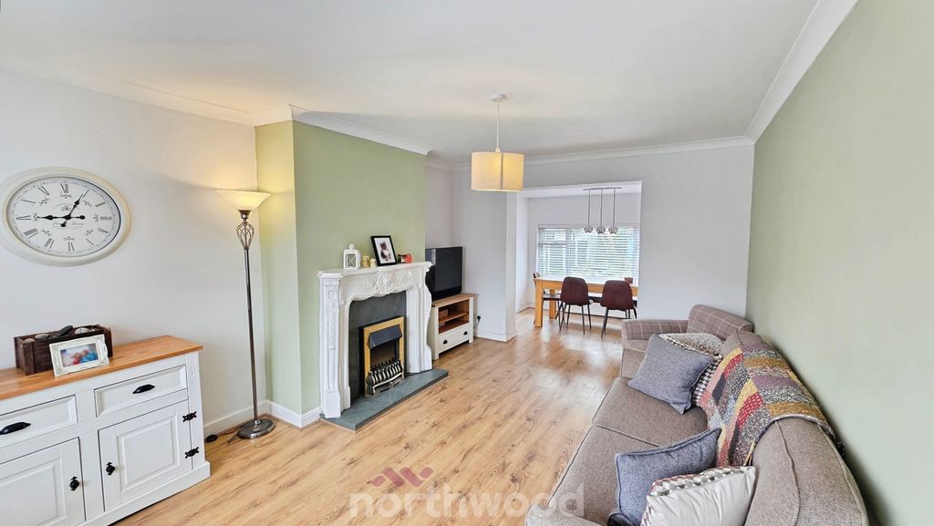 Property photo 2 of 27