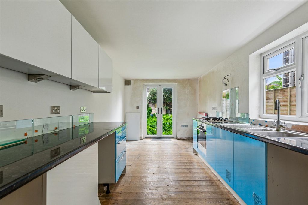 Property photo 3 of 13 Fraser Street, W4 - For Sale