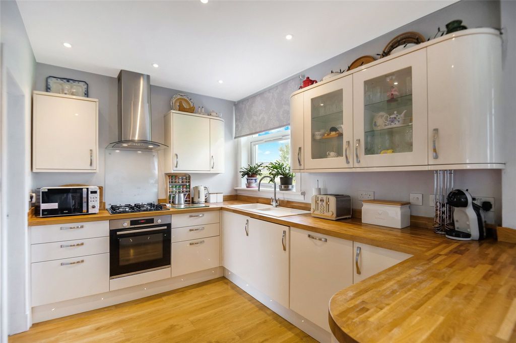 Additional image 5 of 4 bed bungalow for saleHillside Road, Cardross, Dumbarton, Argyll And Bute G82