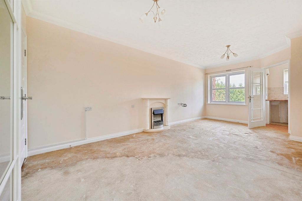 Property photo 2 of 13
