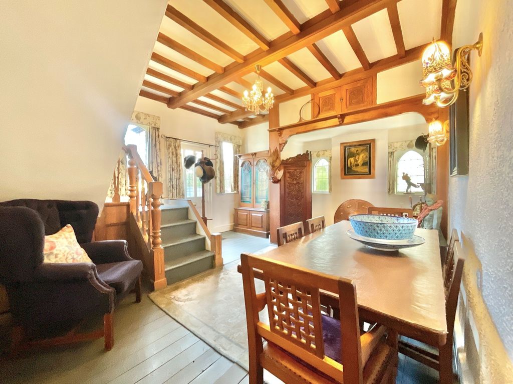 Property photo 3 of 38