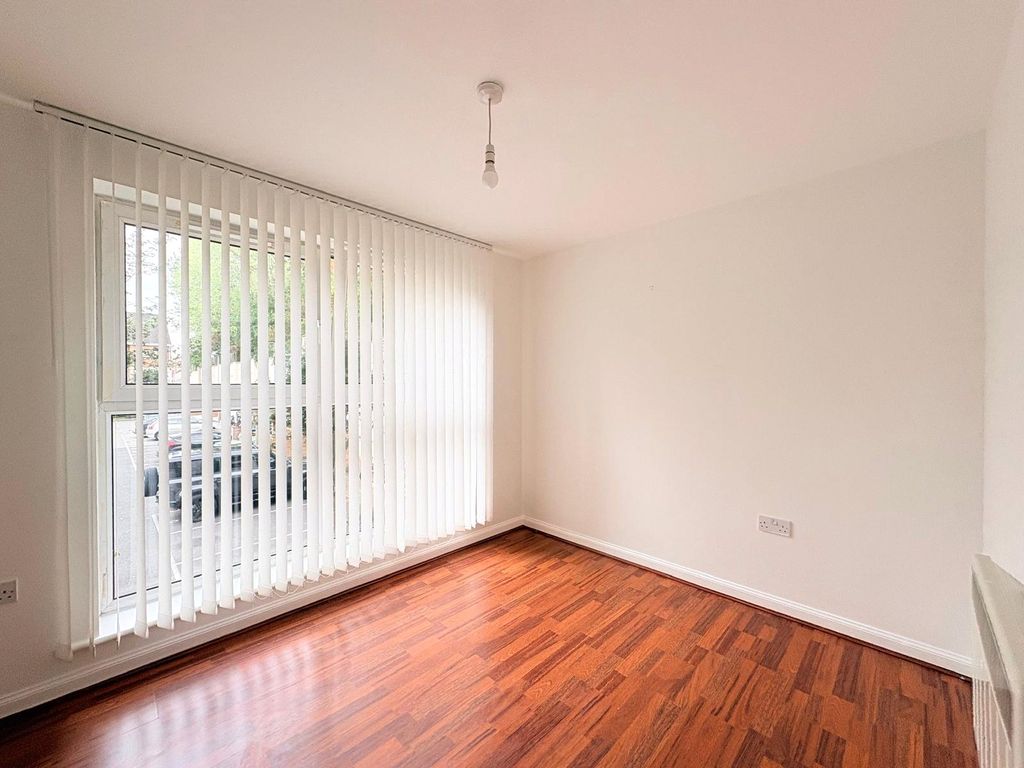 Property photo 2 of 6 Picture No. 01