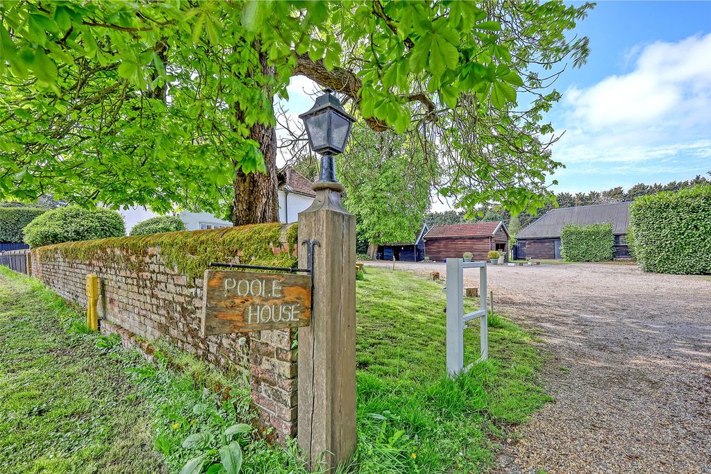 Property photo 3 of 23 Entrance Drive