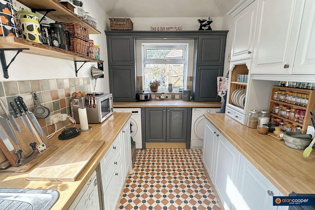 Property photo 3 of 40 4020425