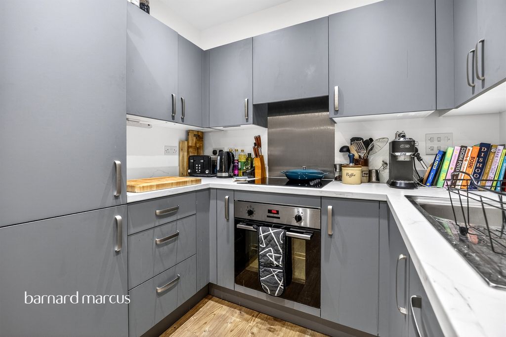 Property photo 3 of 10