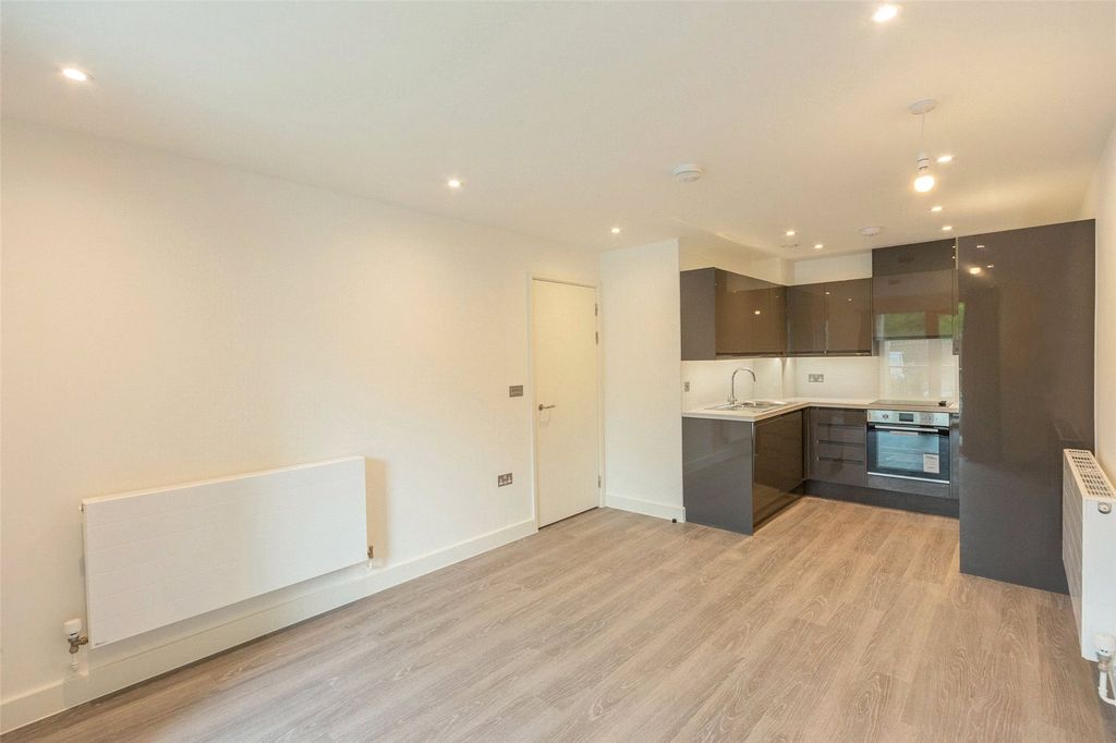 Property photo 3 of 11 Picture No. 24