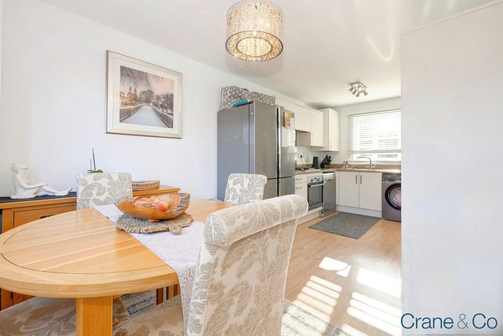 Property photo 3 of 25