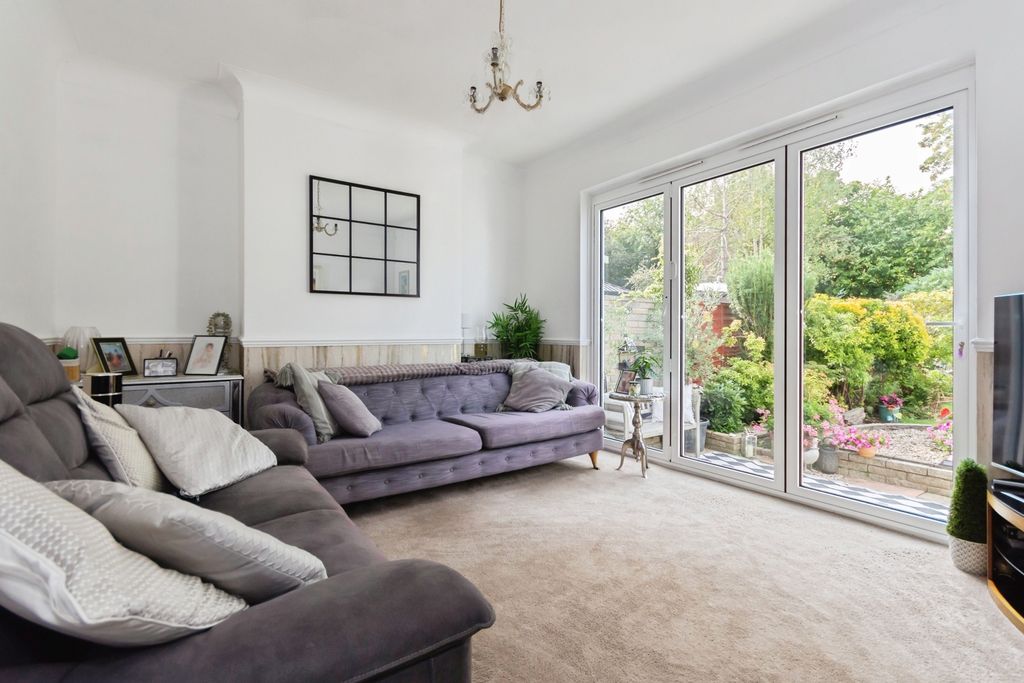 Property photo 2 of 19 Pbox-Img.Jpg