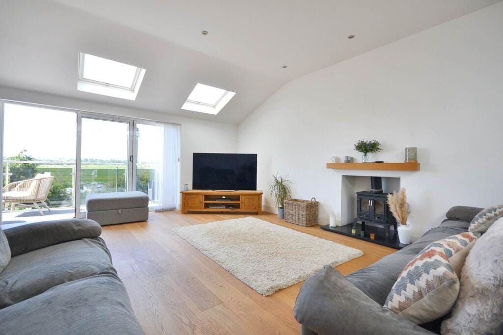 Property photo 3 of 34