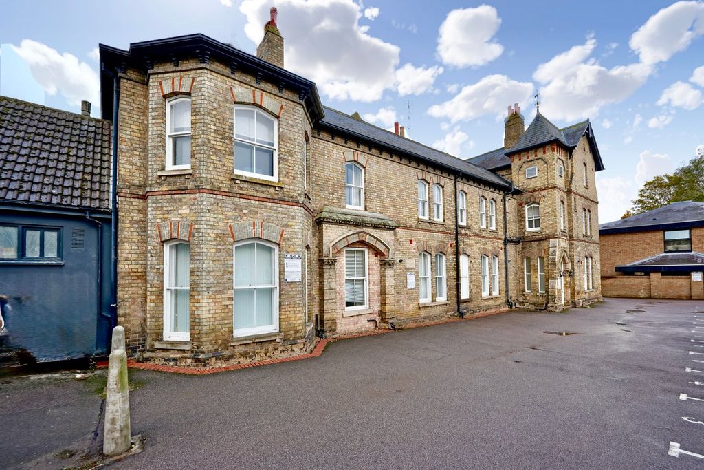 Property photo 1 of 9