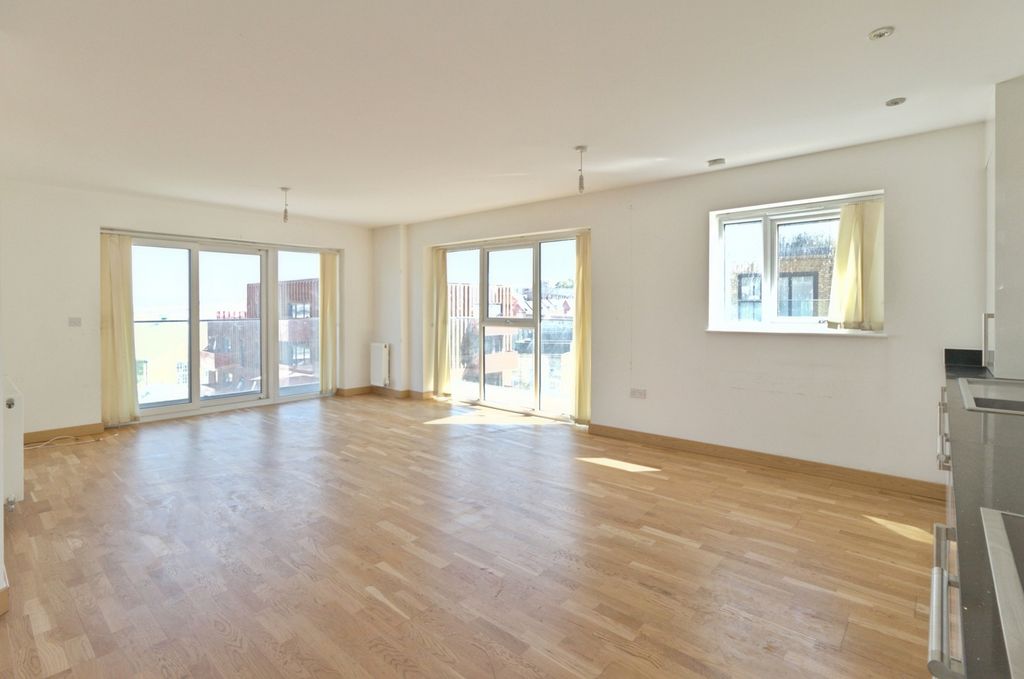 Property photo 2 of 17 Pbox-Img.Jpg
