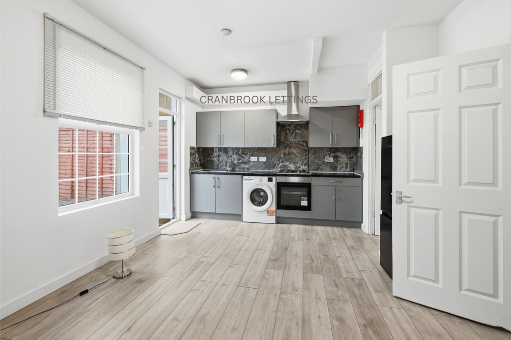 Property photo 1 of 17 Three Bedroom Family Home With Driveway, Ilford