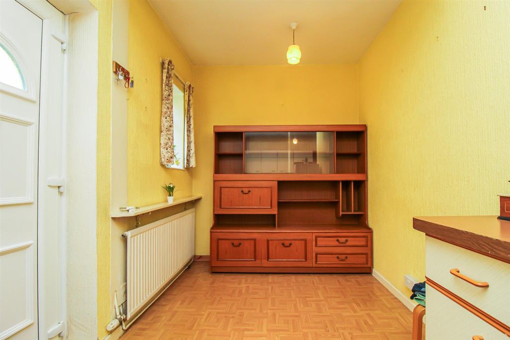 Property photo 3 of 12 Kitchen Diner