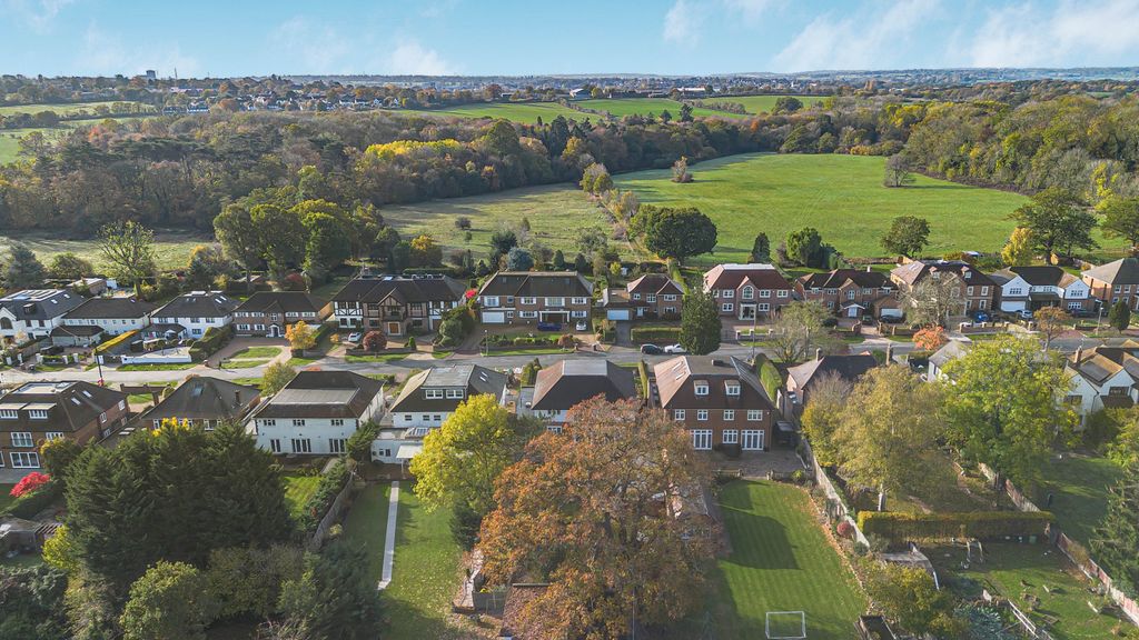 Additional image 39 of 5 bed detached house for saleMymms Drive, Brookmans Park AL9