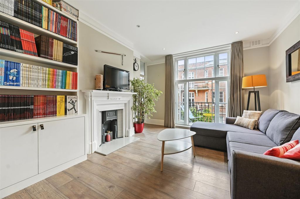 Property photo 1 of 11 Argyll Mansions