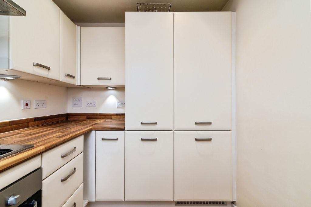 Property photo 3 of 14 Pbox-Img.Jpg