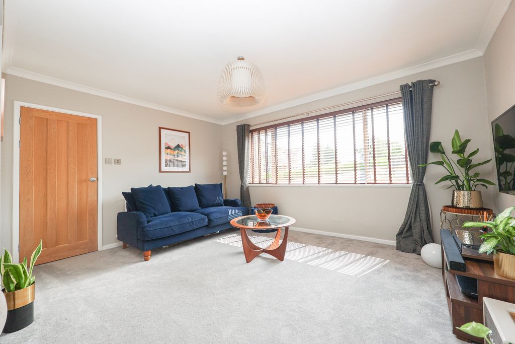 Property photo 2 of 30 5233172