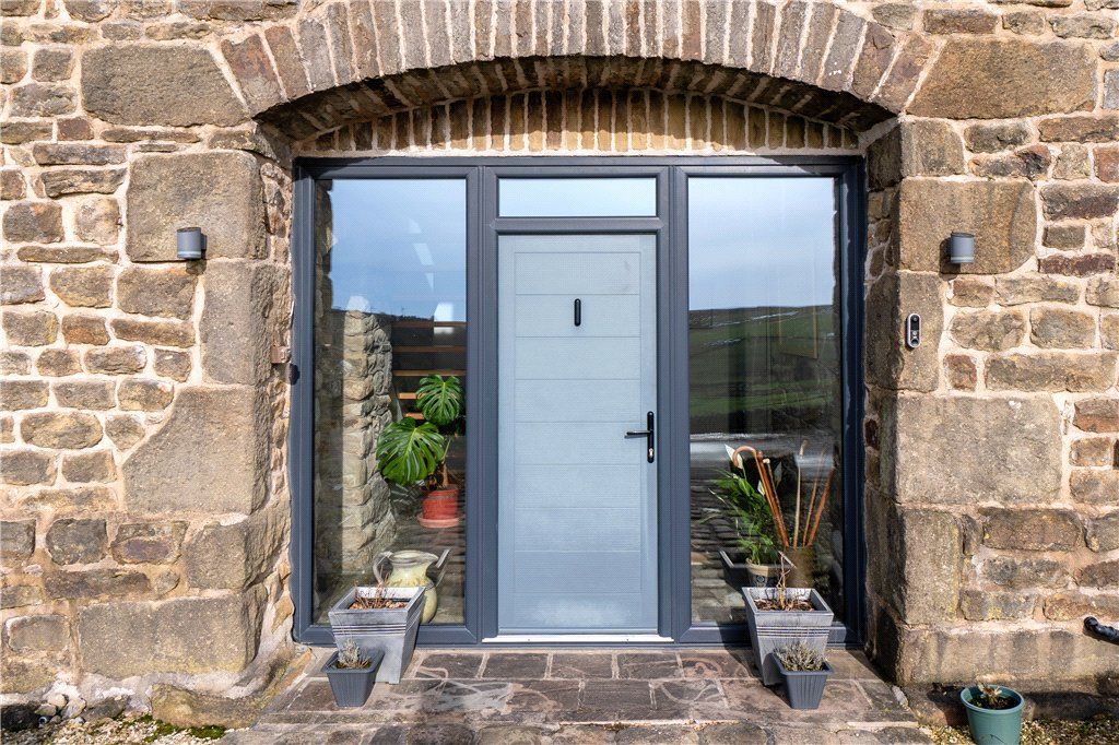 Property photo 2 of 34 Entrance