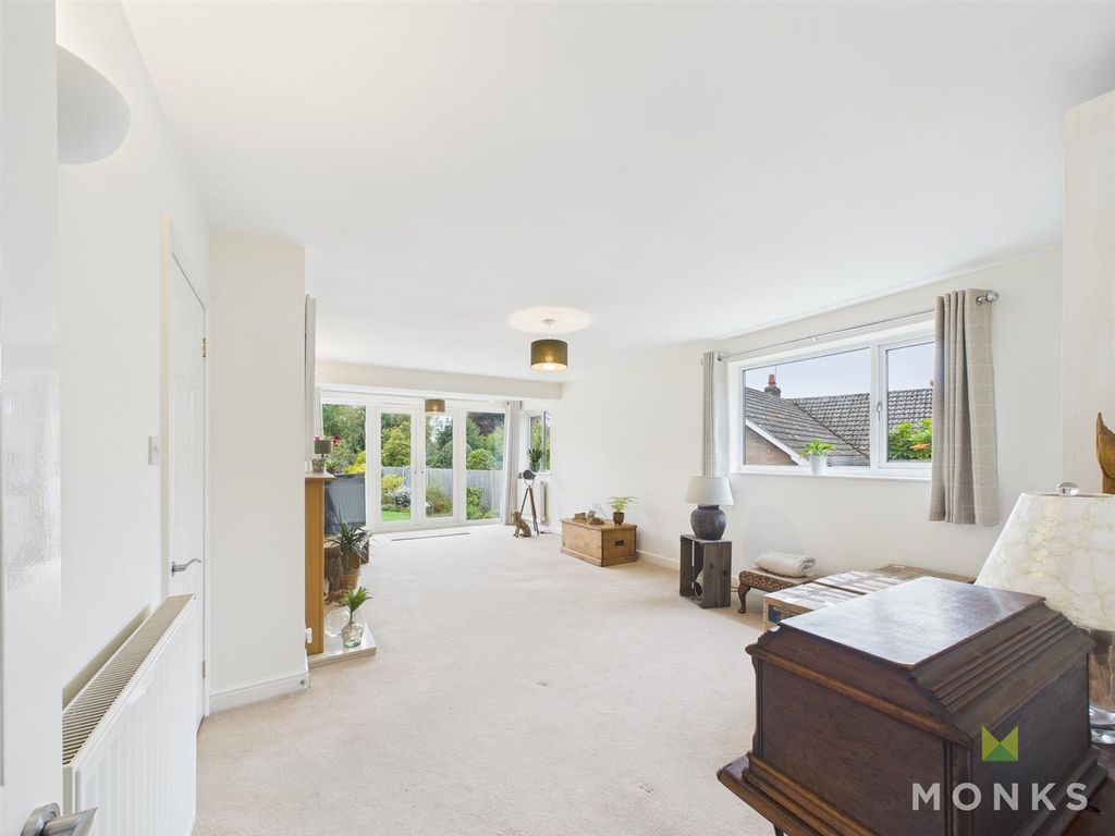 Property photo 3 of 14 Cam01520G0-Pr0283-Still004.Jpg