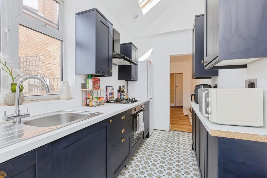 Property photo 2 of 17 Photo