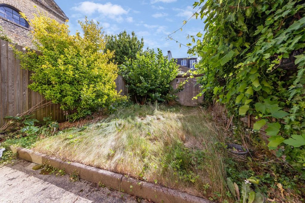 Property photo 2 of 8