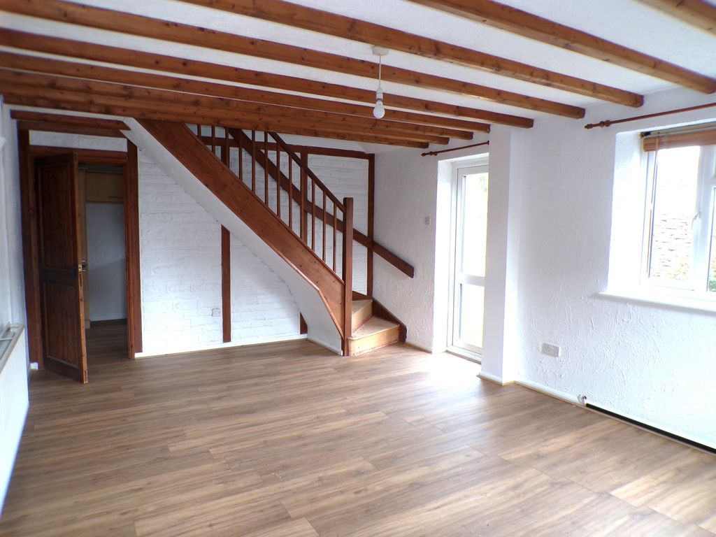 Property photo 2 of 8 100 1285