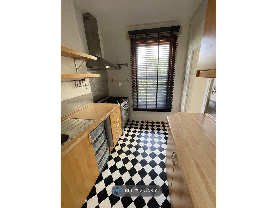 Property photo 2 of 13 Kitchen